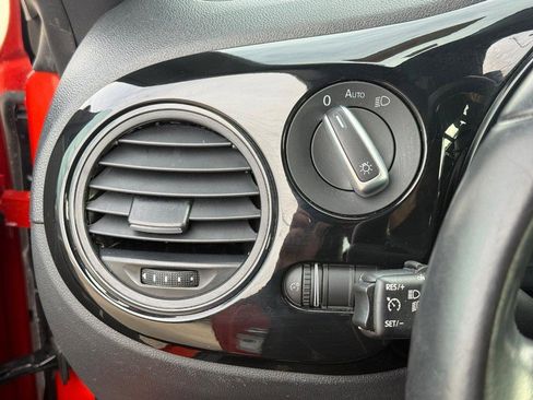 Used 2017 Volkswagen Beetle 1.8T image 25