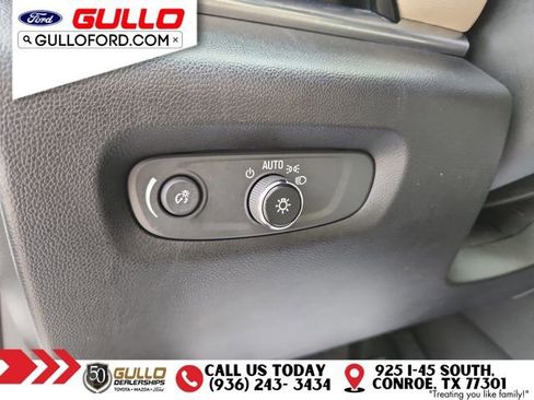 Used 2023 Chevrolet Traverse LS FWD image 19