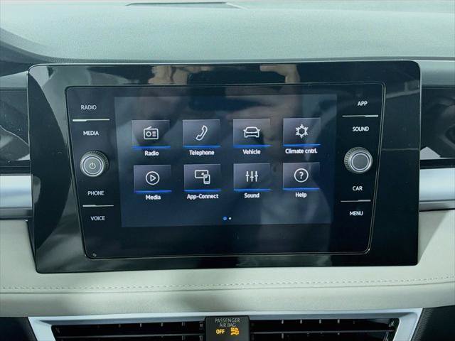 New 2027 Volkswagen Taos SE AWD/4WD image 14