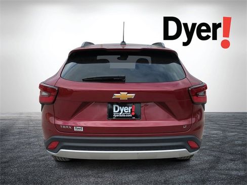 Certified 2025 Chevrolet Trax LT image 5