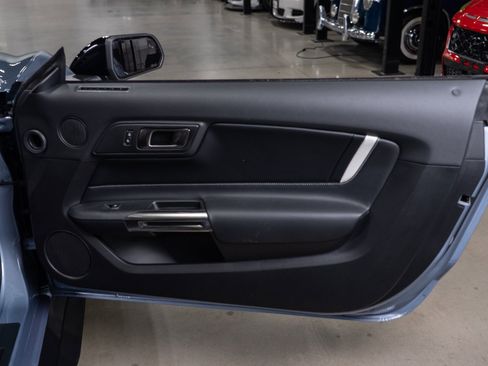 Used 2022 Ford Mustang Shelby GT500 w/ Carbon Fiber Track Pack image 47