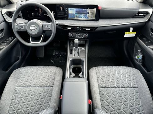 New 2025 Nissan Kicks SV w/ SV Premium Package image 24