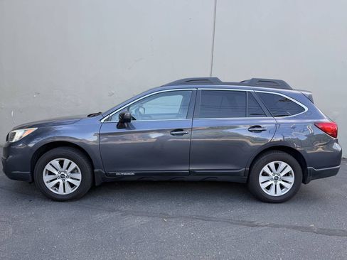 Used 2015 Subaru Outback 2.5i Premium AWD/4WD image 3