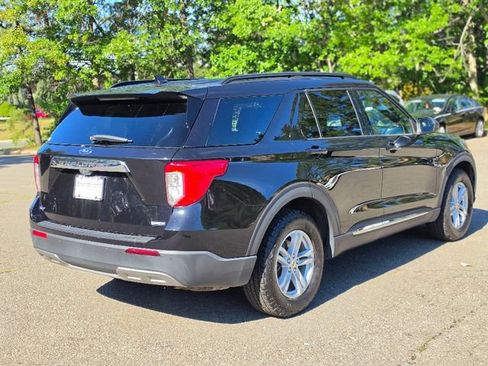 Used 2020 Ford Explorer XLT w/ Equipment Group 202A AWD/4WD image 5