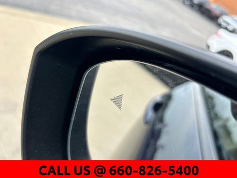 Used 2025 Nissan Rogue SV AWD/4WD image 10