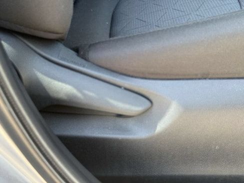 Used 2025 Toyota RAV4 XLE FWD image 30
