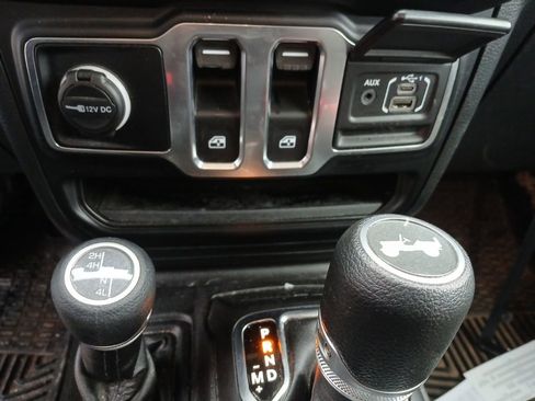 Used 2022 Jeep Wrangler Sport S image 25