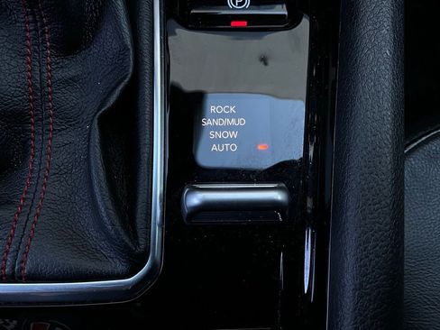 Used 2025 Jeep Compass Trailhawk image 23