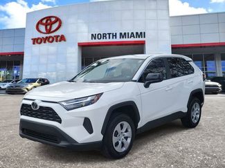 Used 2025 Toyota RAV4 LE video 2