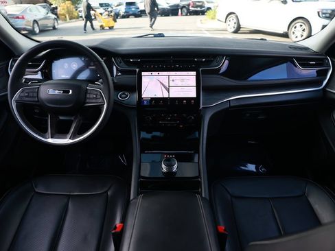 Used 2023 Jeep Grand Cherokee L Limited w/ Luxury Tech Group II RWD image 24