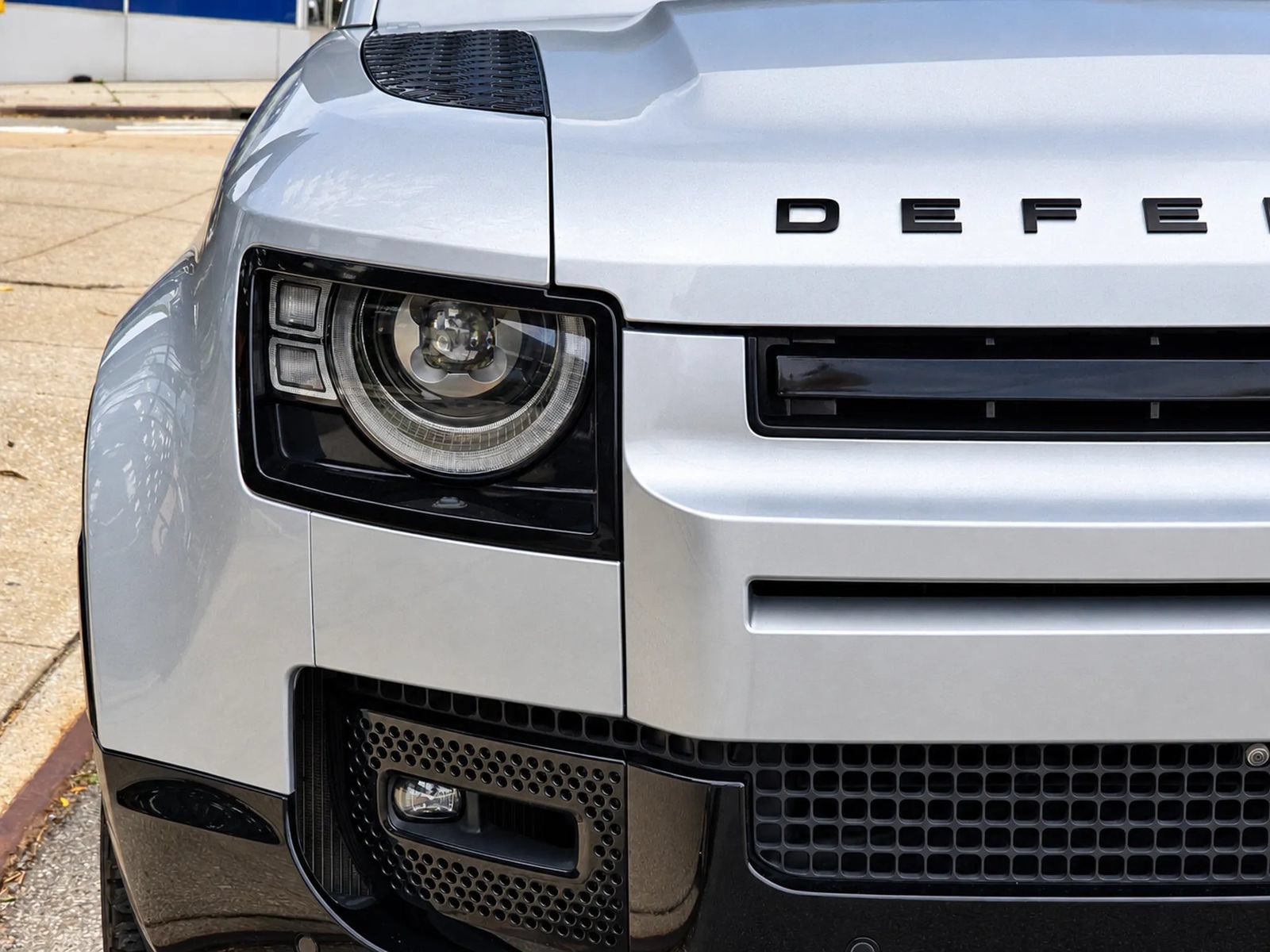 Used 2022 Land Rover Defender 90 X-Dynamic HSE AWD/4WD image 11