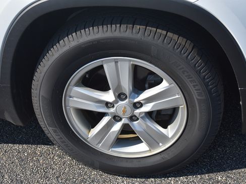 Used 2020 Chevrolet Trax LS w/ Tint and Cruise Package FWD image 11
