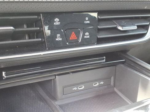 Used 2024 Volkswagen Atlas Cross Sport SE AWD/4WD image 21