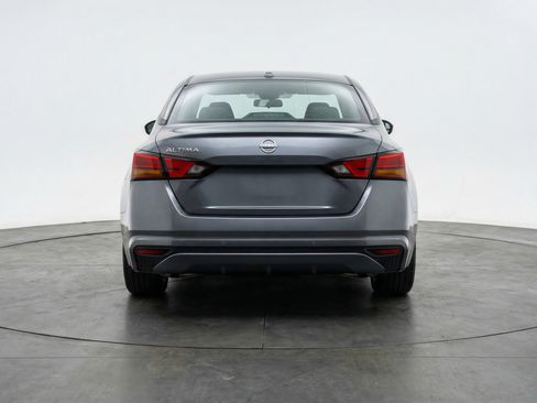 Used 2025 Nissan Altima 2.5 SV FWD image 7