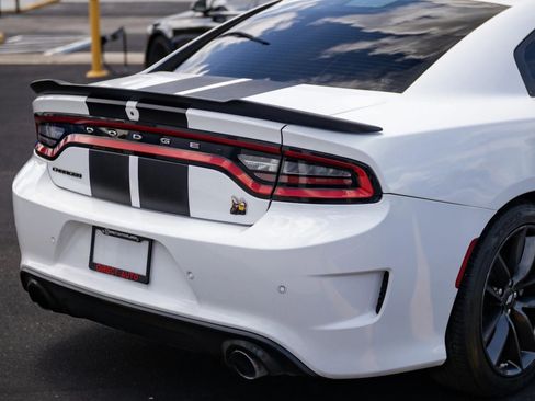 Used 2019 Dodge Charger Scat Pack RWD image 13