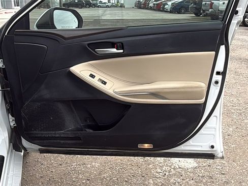 Used 2019 Toyota Avalon XLE image 27