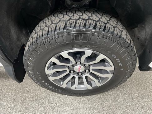 Used 2023 GMC Sierra 1500 AT4 w/ Technology Package AWD/4WD image 23