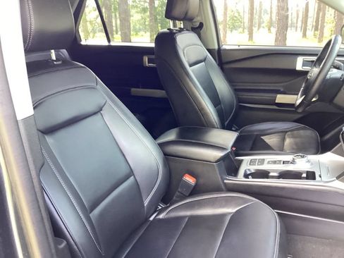 Used 2023 Ford Explorer XLT w/ Equipment Group 202A RWD image 26