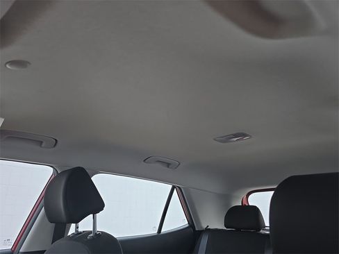 Used 2023 Hyundai Venue SE image 19