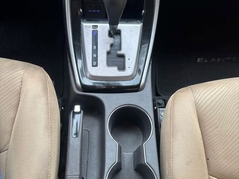 Used 2013 Hyundai Elantra GLS w/ Preferred Pkg image 28