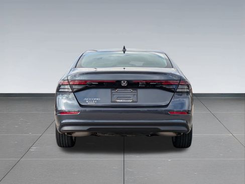 Certified 2025 Honda Accord LX image 5