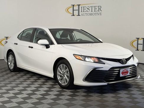 Used 2023 Toyota Camry LE image 2