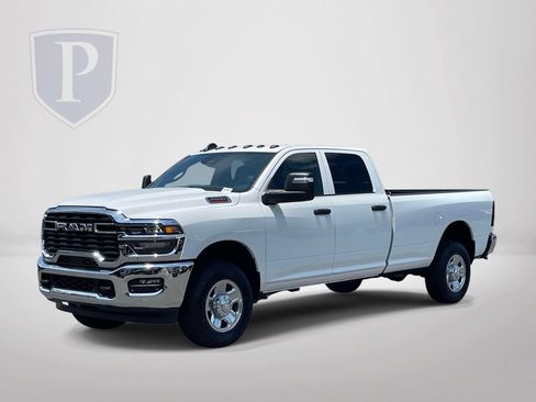 New 2026 RAM 2500 Tradesman w/ Chrome Appearance Group AWD/4WD image 4