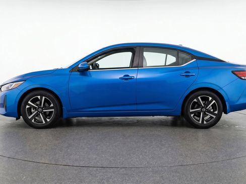 Used 2025 Nissan Sentra SV FWD image 5