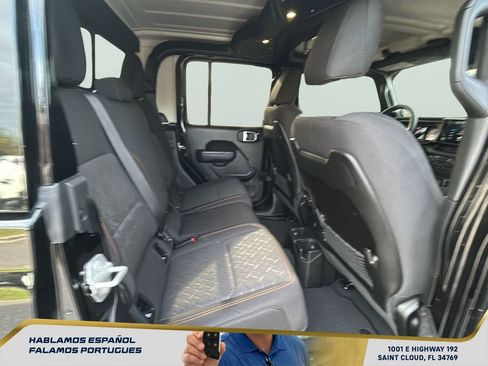 Used 2025 Jeep Gladiator Mojave w/ Safety Group image 28