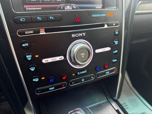 Used 2016 Ford Explorer Platinum image 16