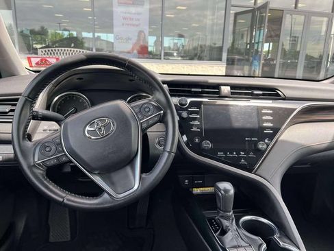 Used 2019 Toyota Camry XLE w/ Carpet Mat Package FWD image 28