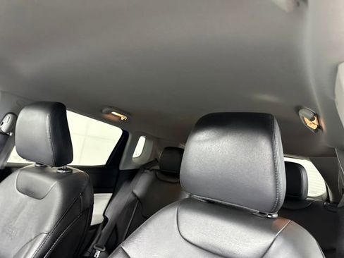 Used 2022 Jeep Compass Limited image 12