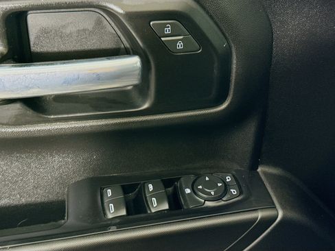 Used 2020 Chevrolet Silverado 1500 Custom w/ Custom Value Package AWD/4WD image 22
