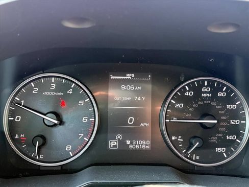 Used 2024 Subaru Outback Premium AWD/4WD image 9