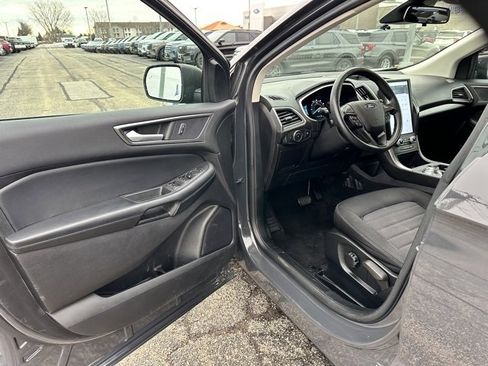 Certified 2021 Ford Edge SE image 10