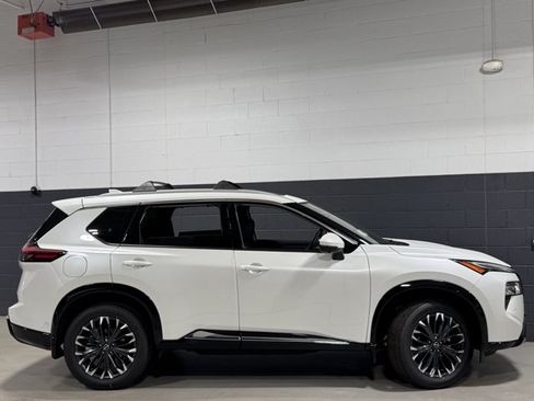 New 2026 Nissan Rogue Platinum w/ Platinum Premium Package AWD/4WD image 9