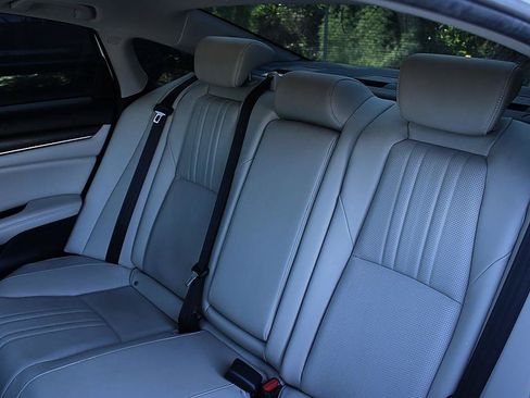 Used 2019 Honda Accord EX-L image 12