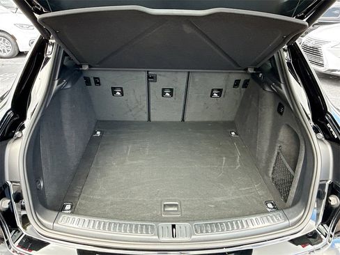 Used 2022 Porsche Macan S w/ Premium Package Plus image 28