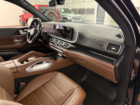Used 2025 Mercedes-Benz GLS 450 4MATIC image 43