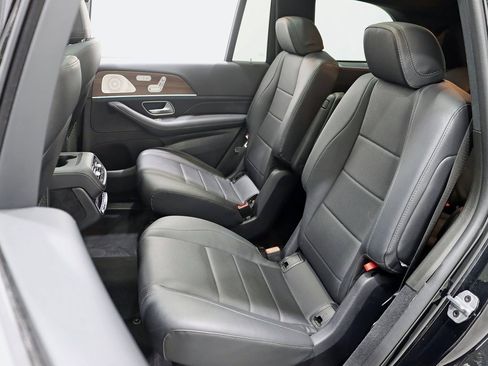 Used 2022 Mercedes-Benz GLS 450 4MATIC image 32