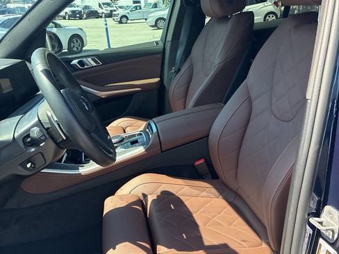 Used 2025 BMW X5 xDrive40i w/ M Sport Package AWD/4WD image 9