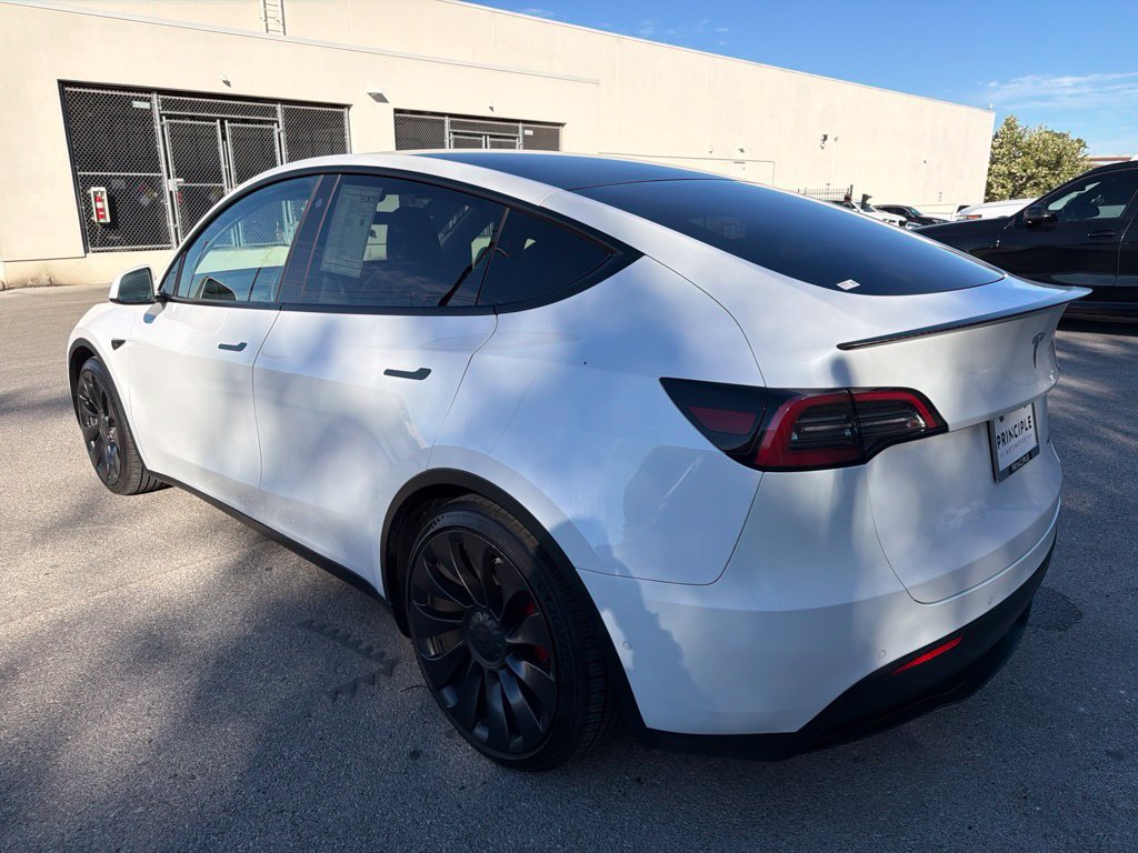 Used 2022 Tesla Model Y Performance AWD/4WD image 3