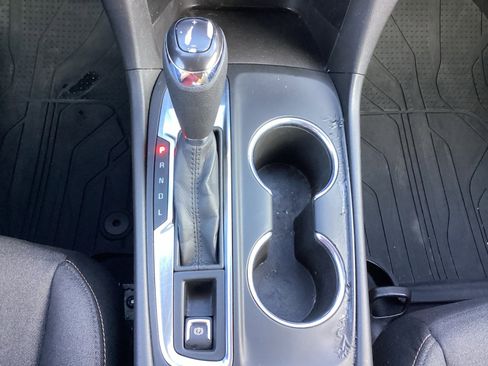 Used 2021 Chevrolet Equinox LT image 24