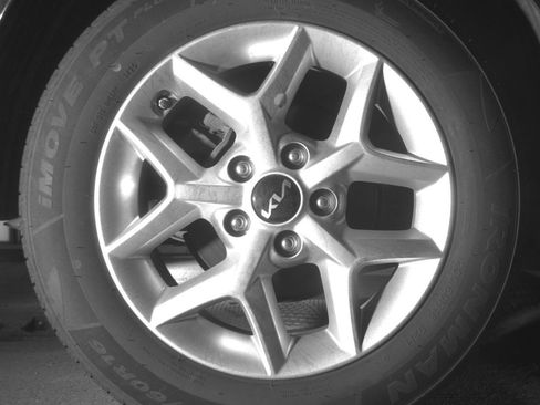 Used 2025 Kia Soul LX w/ LX Technology Package FWD image 22