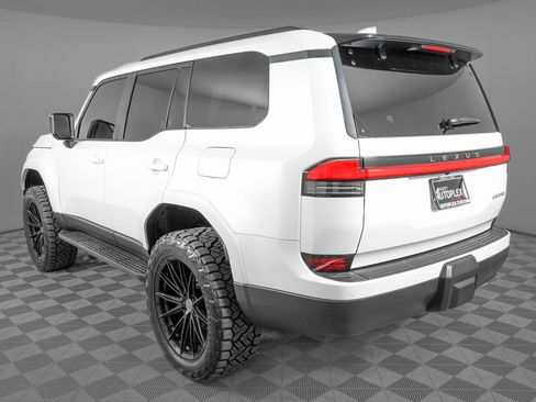 Used 2024 Lexus GX 550 w/ Cold Area Package image 7