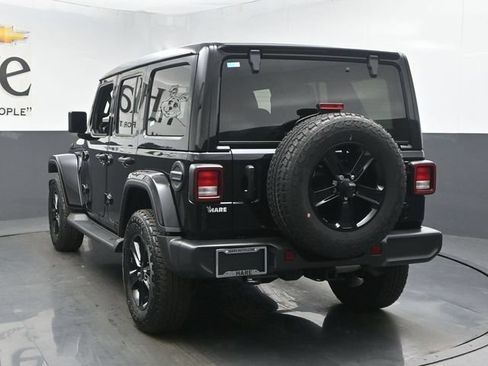 Used 2023 Jeep Wrangler Unlimited Sahara AWD/4WD image 35