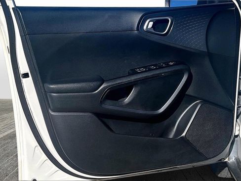 Used 2020 Kia Soul S image 18