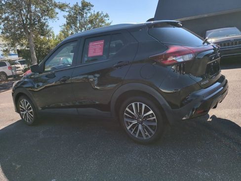 Certified 2021 Nissan Kicks SV image 7