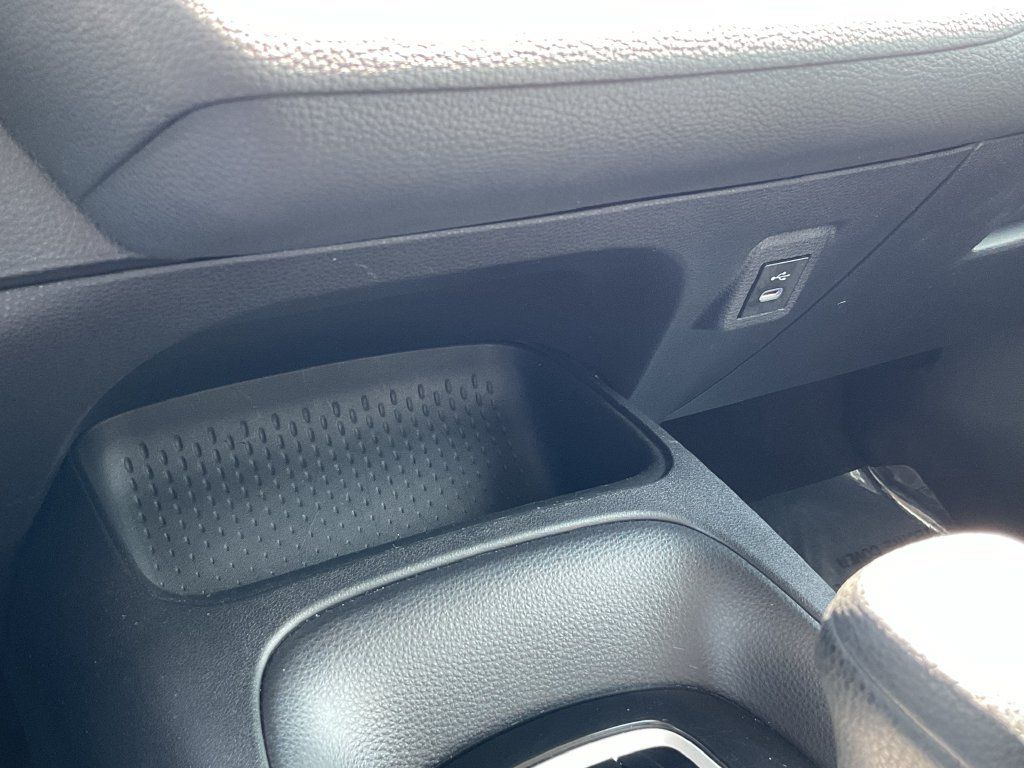 Used 2025 Toyota Corolla LE FWD image 27
