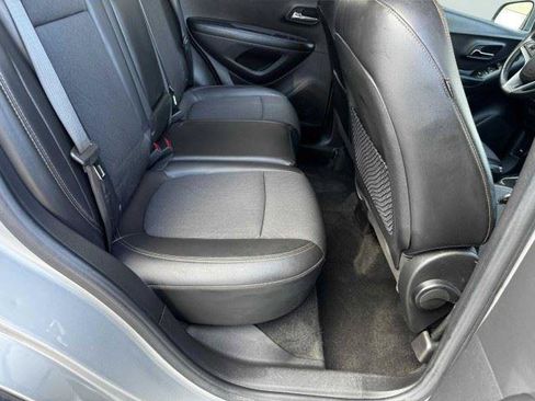 Used 2021 Chevrolet Trax LT w/ Driver Confidence Package AWD/4WD image 40